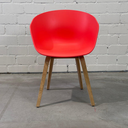 HAY About a chair hellrot