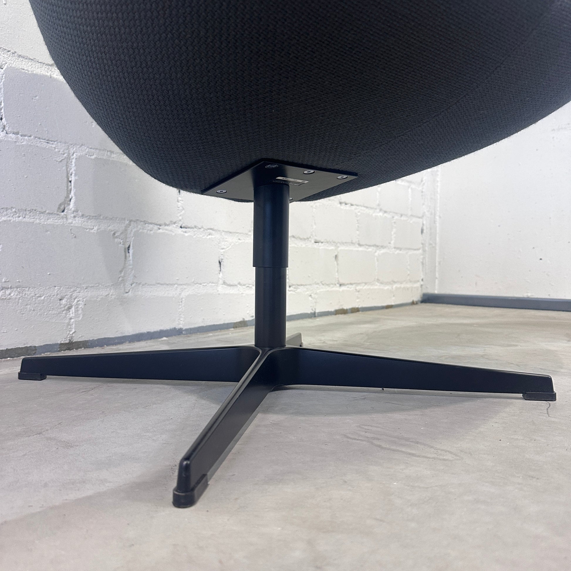 Fritz Hansen Swan Chair dunkelgrün/rot [Sonderedition]