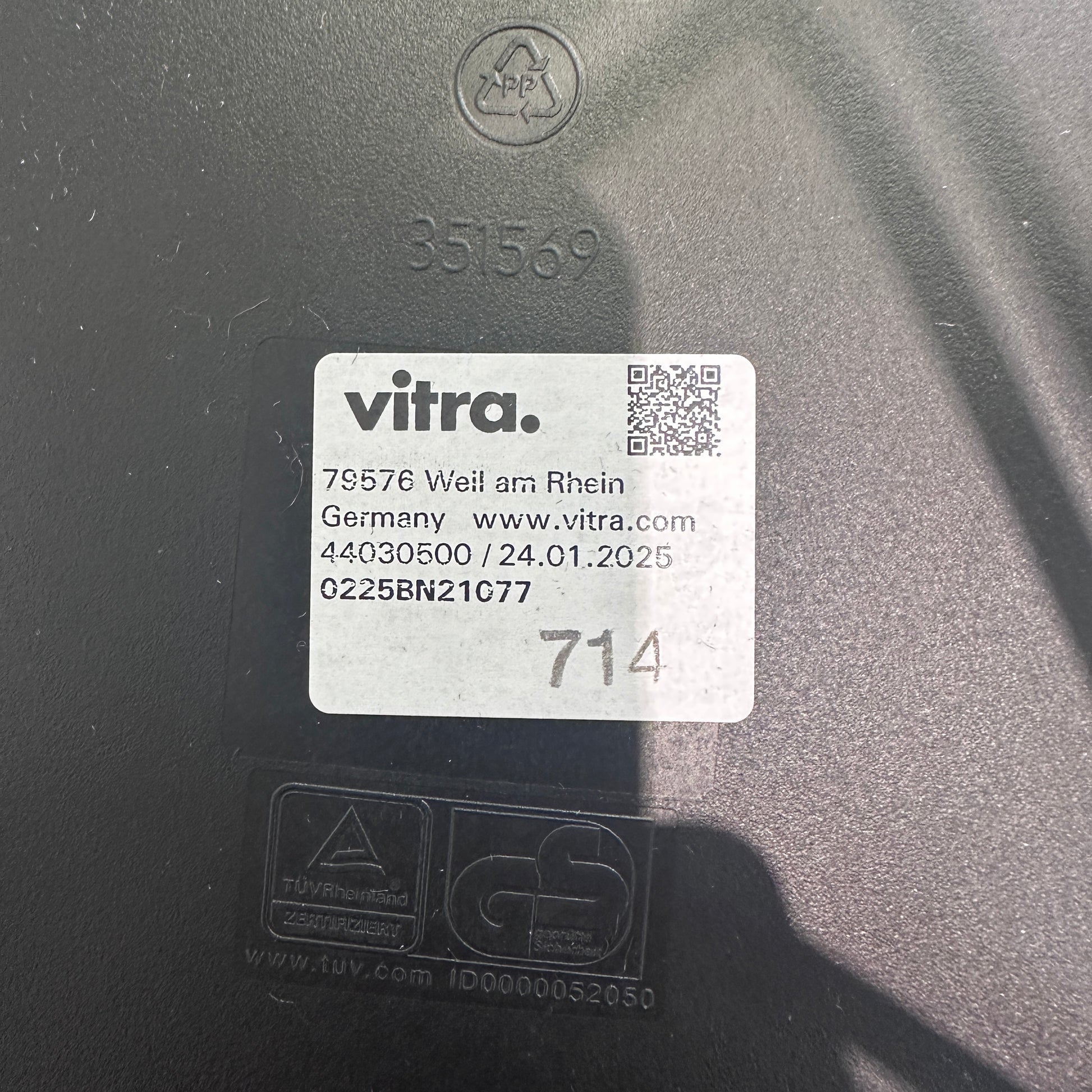 Vitra Eames Plastic Side Chair DSR schwarz