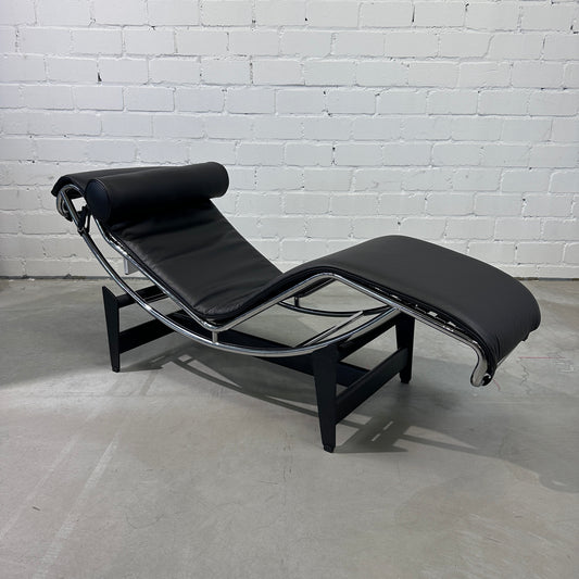 Cassina LC4 Chaiselongue Liege Leder schwarz [NEUWARE]