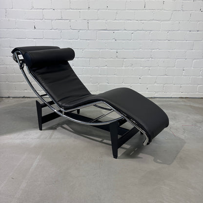 Cassina LC4 Chaiselongue Liege Leder schwarz [NEUWARE]