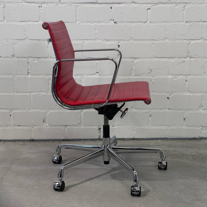 Vitra EA 117 Leder rot