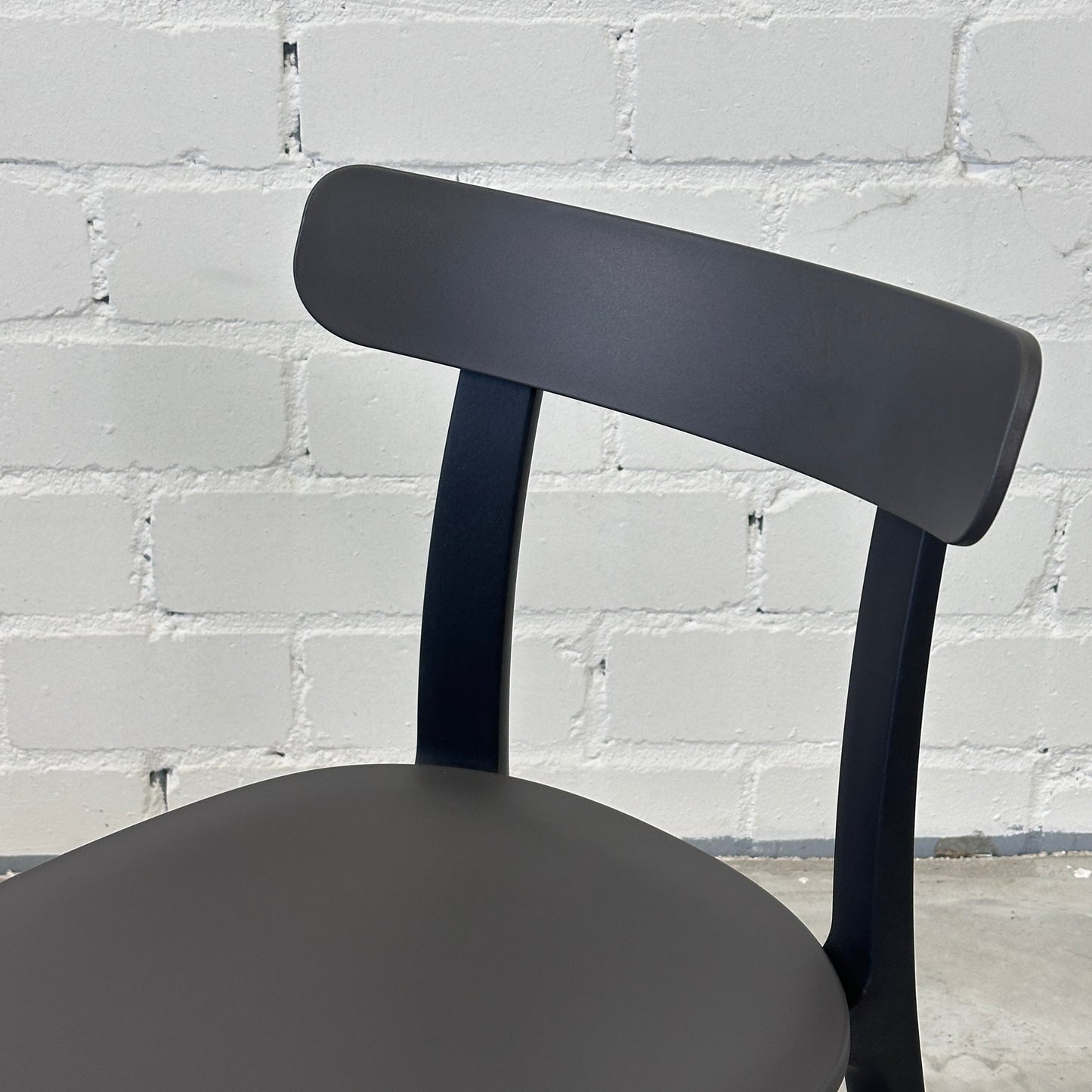 Vitra APC All Plastic Chair graphitgrau