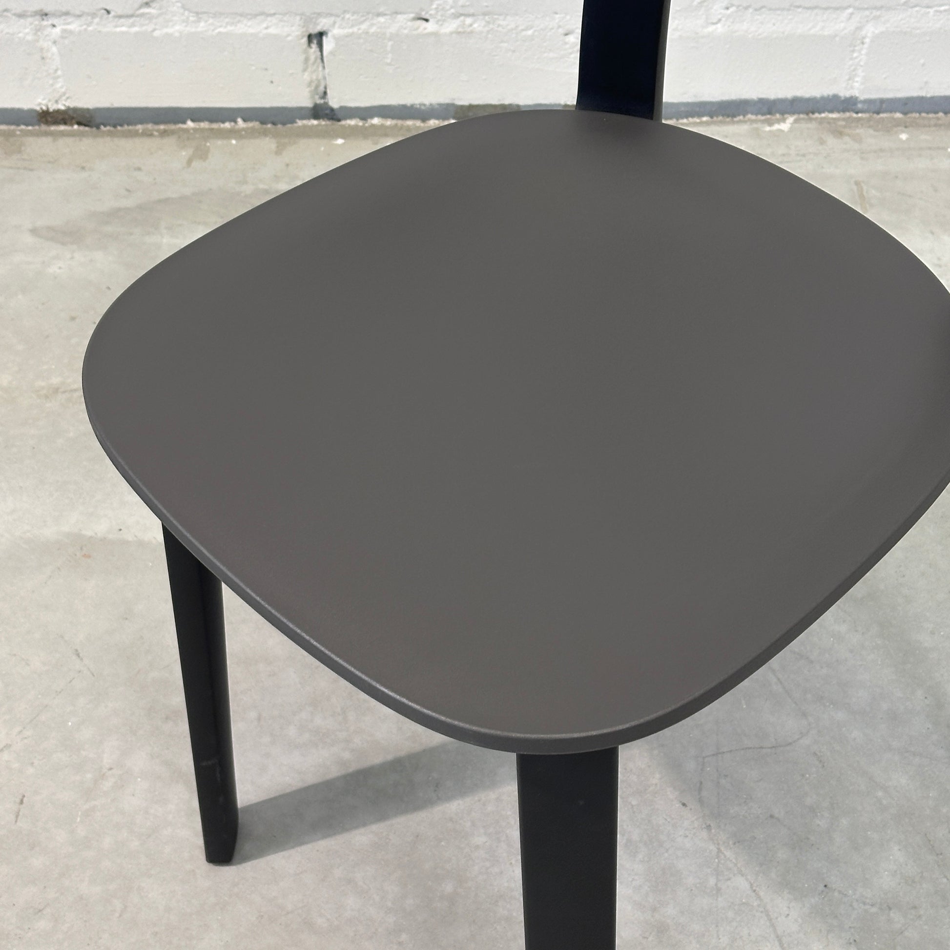 Vitra APC All Plastic Chair graphitgrau