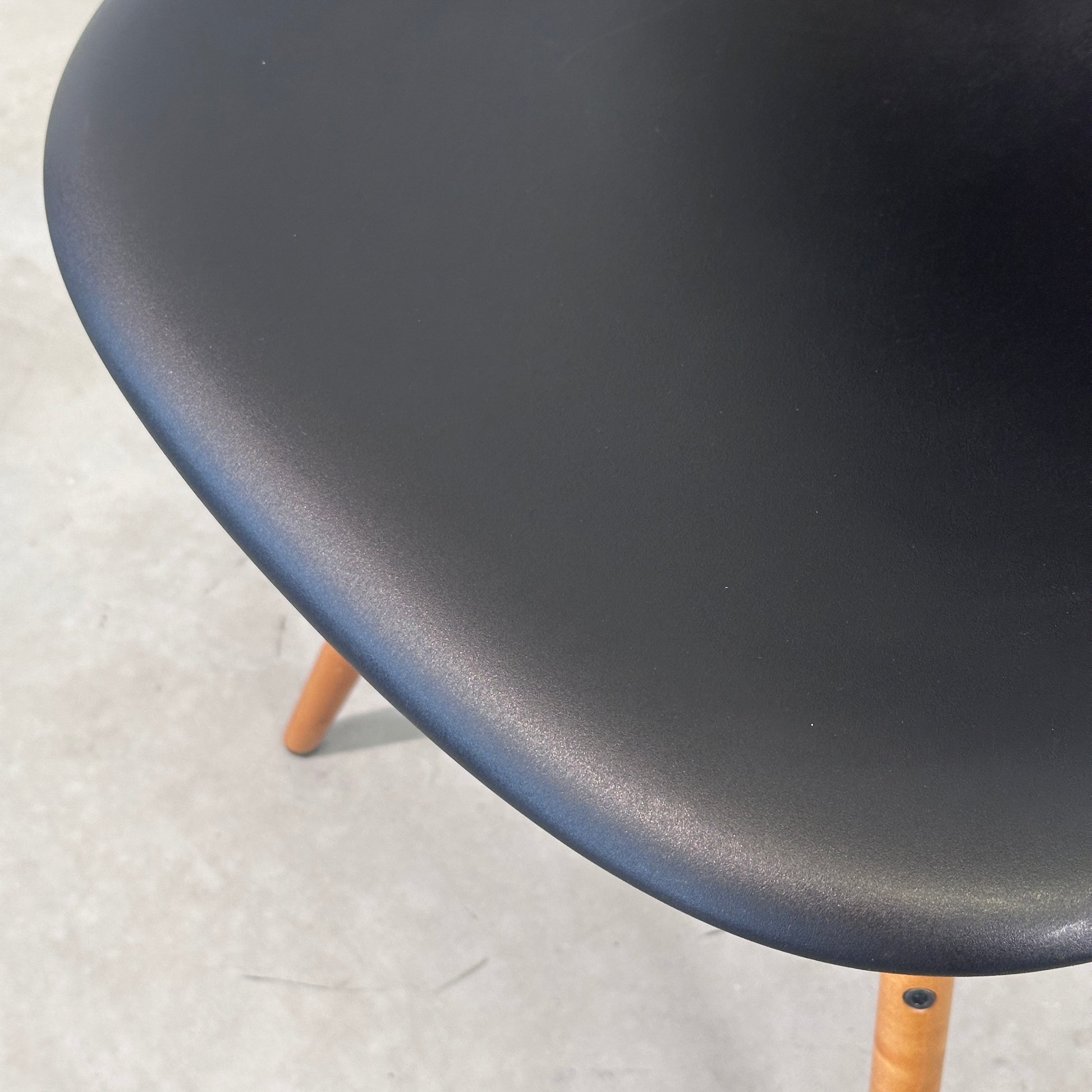 Vitra Eames Plastic Side Chair DSW schwarz