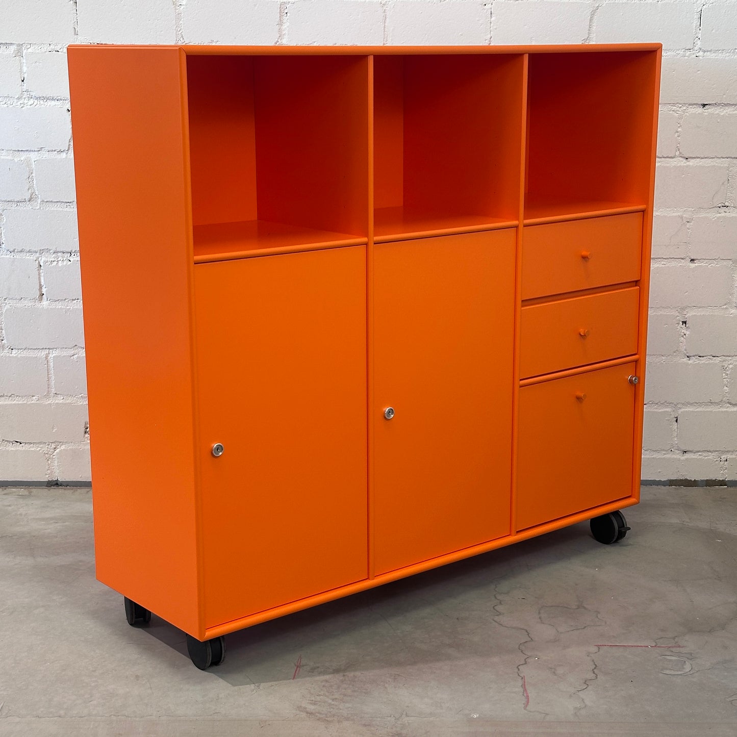 Montana Sideboard Mega orange