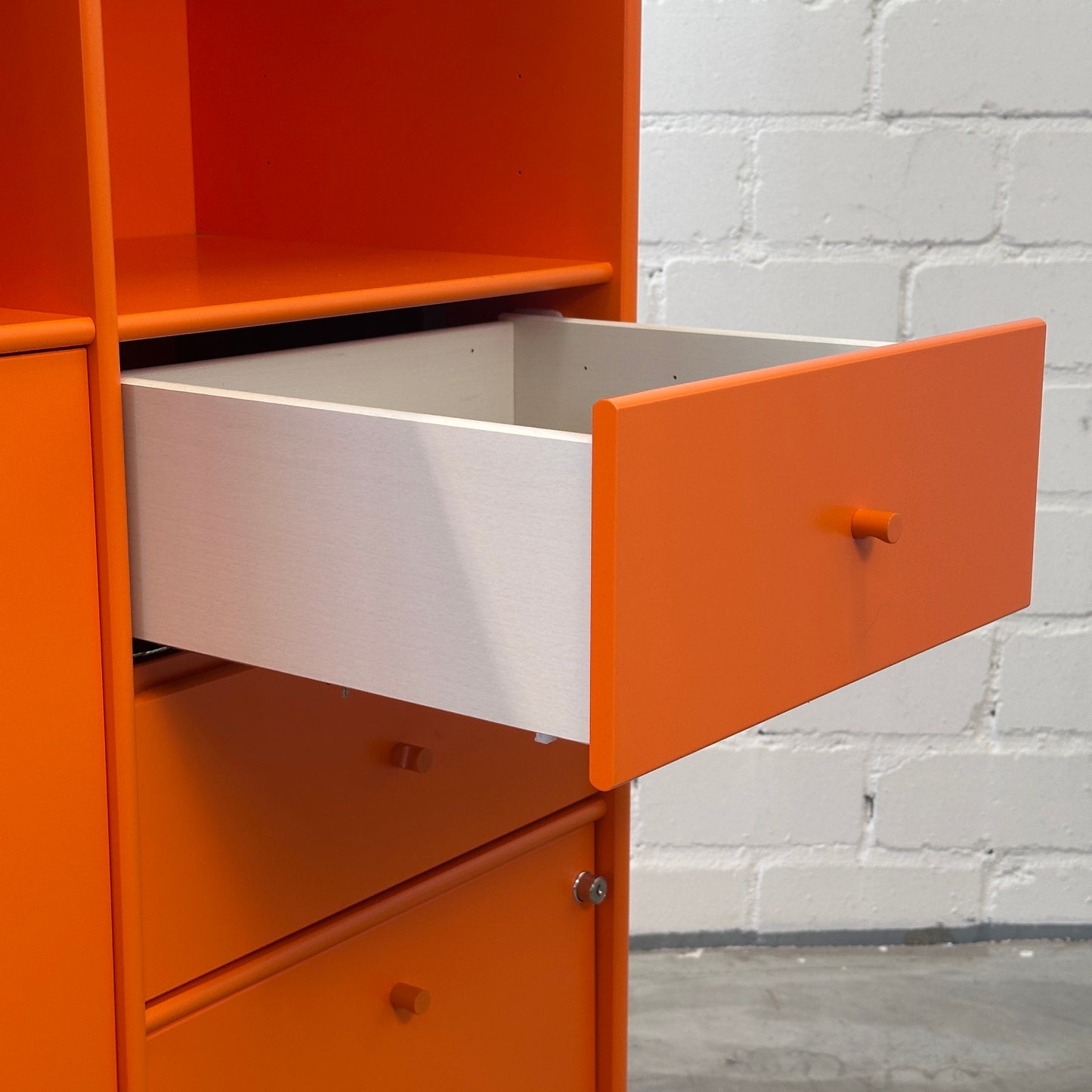 Montana Sideboard Mega orange