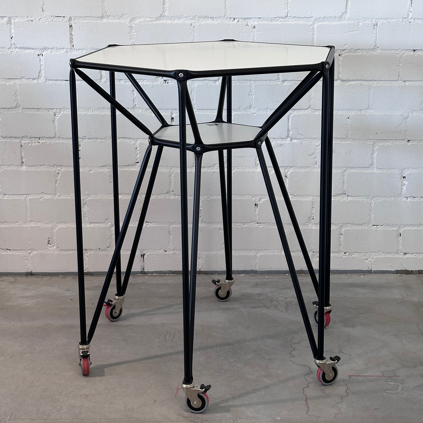 DesignDeli Thinking Table T6 S