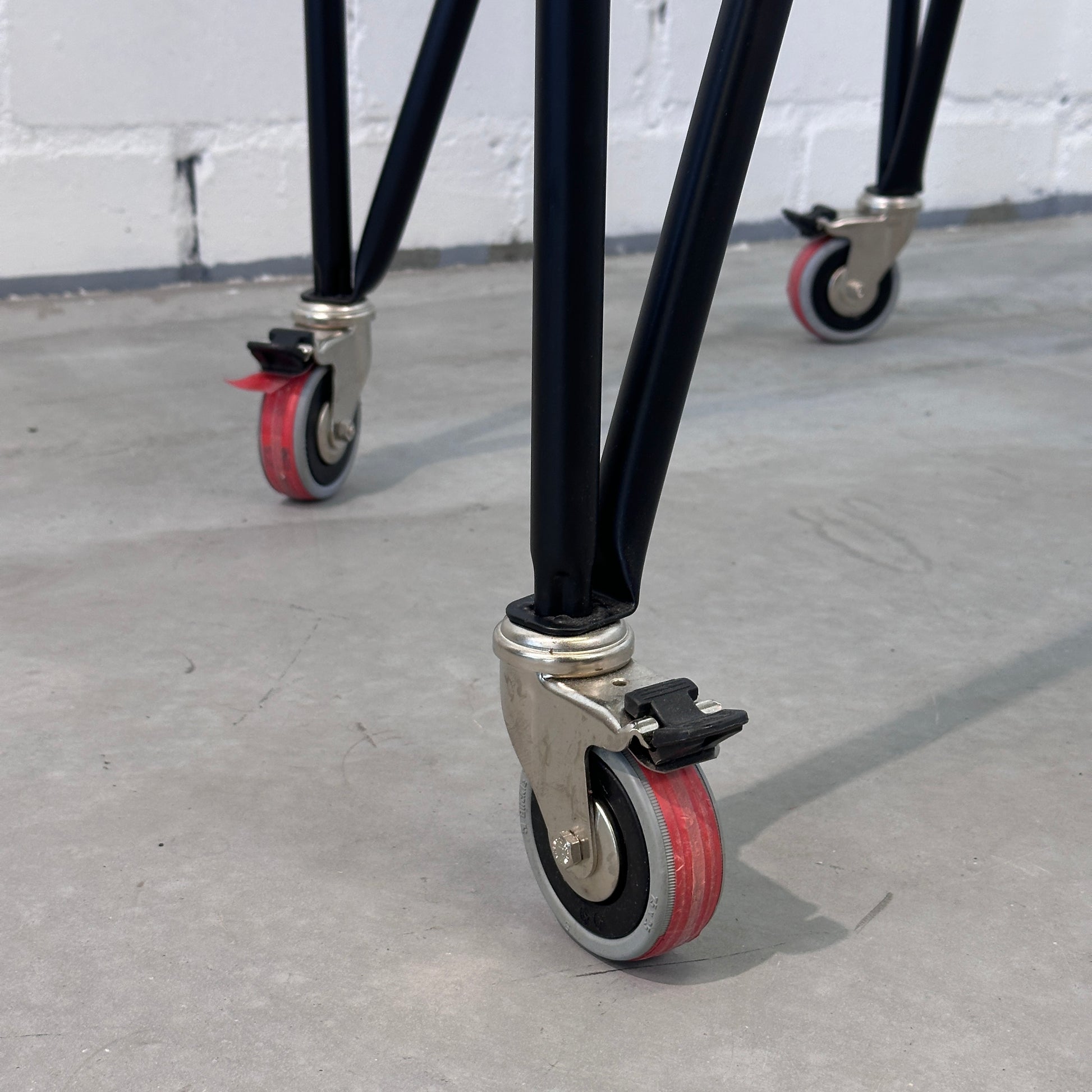 DesignDeli Thinking Table T6 S