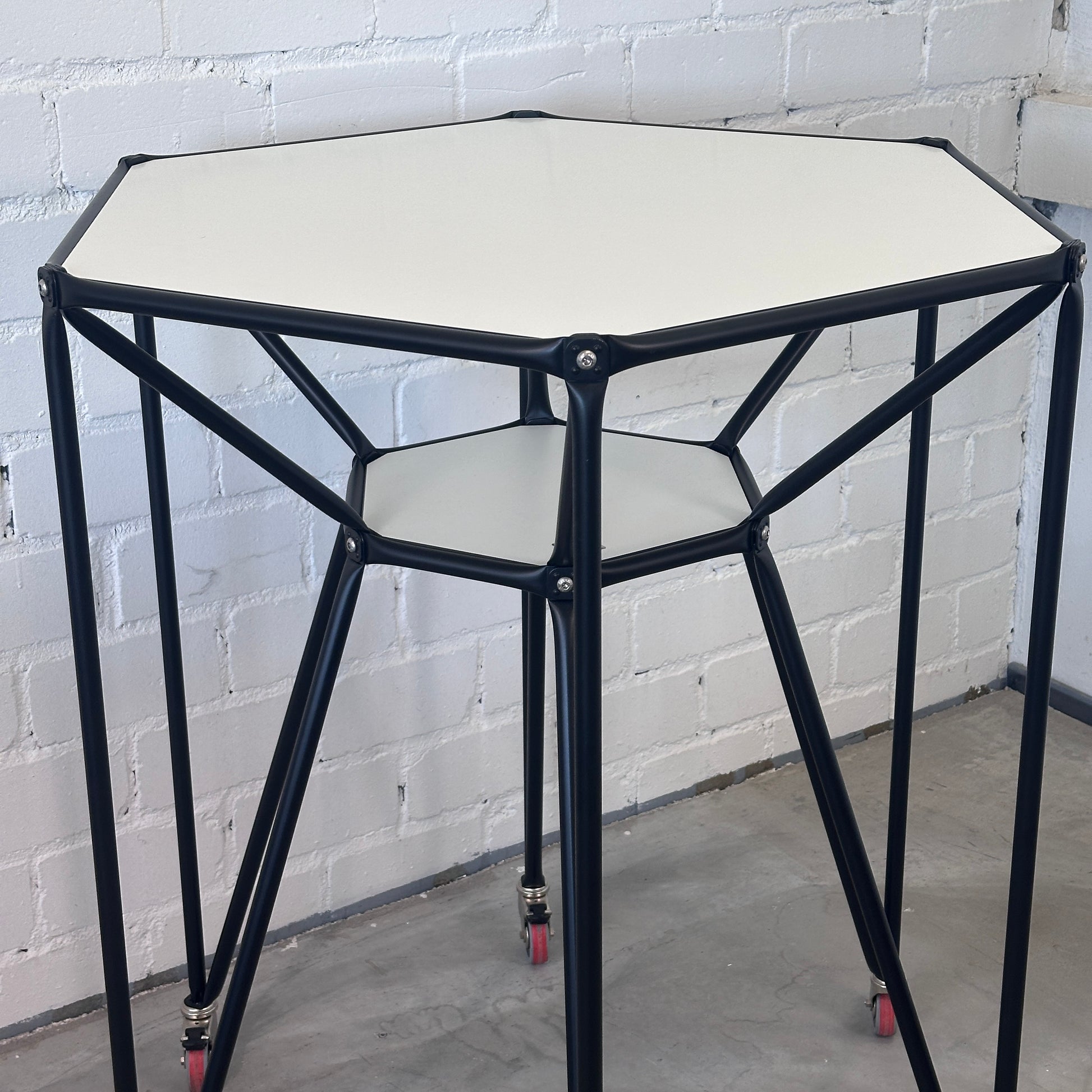 DesignDeli Thinking Table T6 S