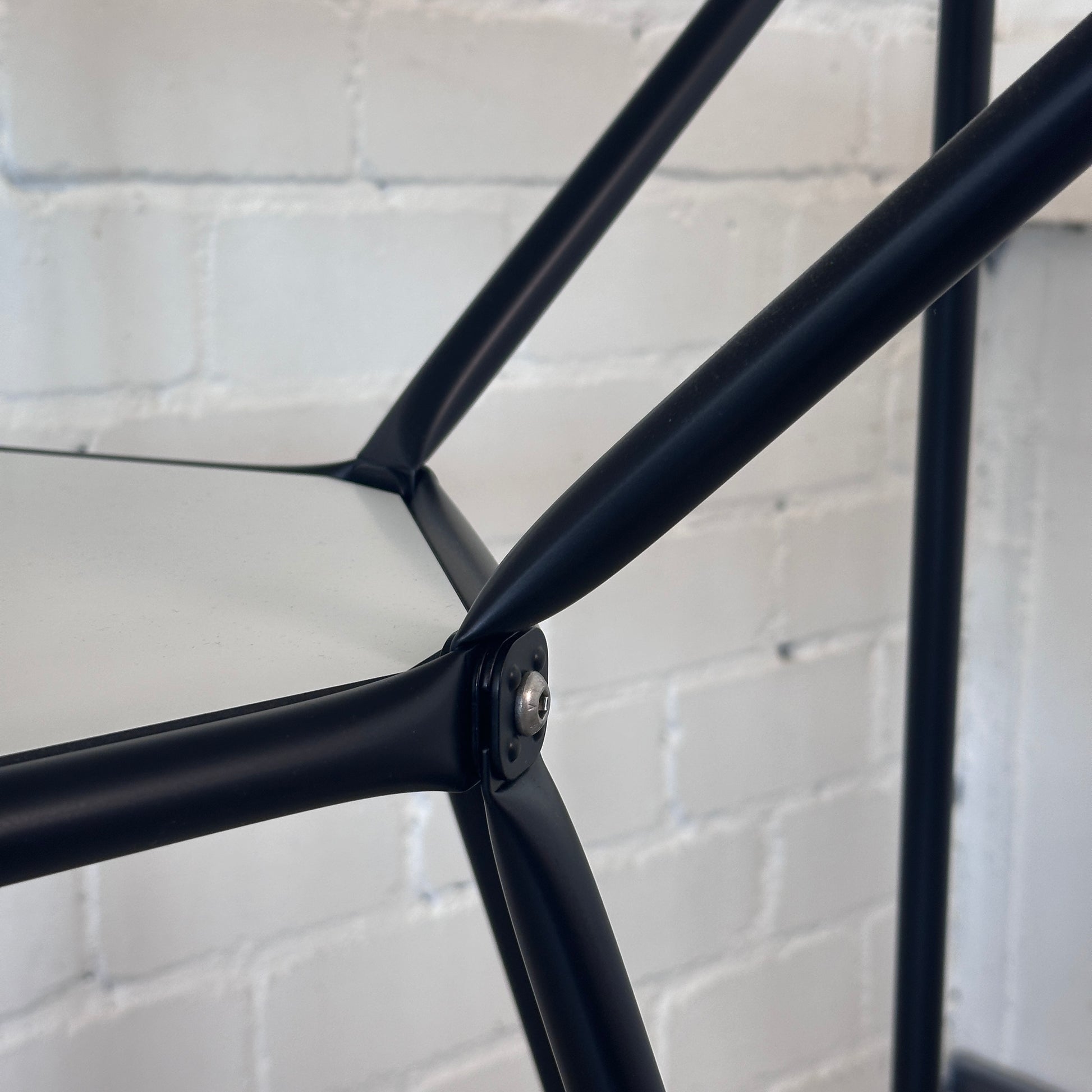 DesignDeli Thinking Table T6 S