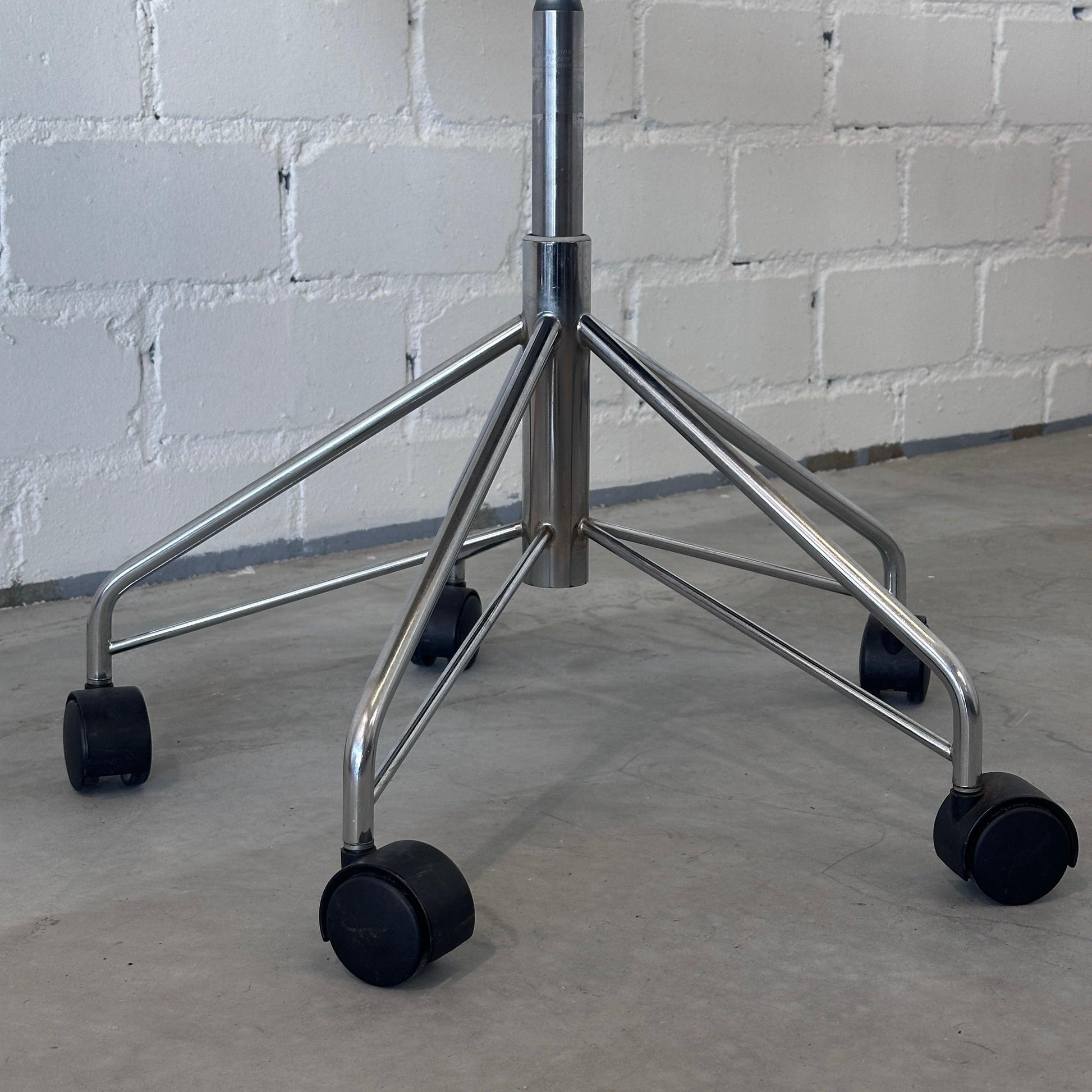 Fritz Hansen Siebener Drehstuhl 3117 schwarz