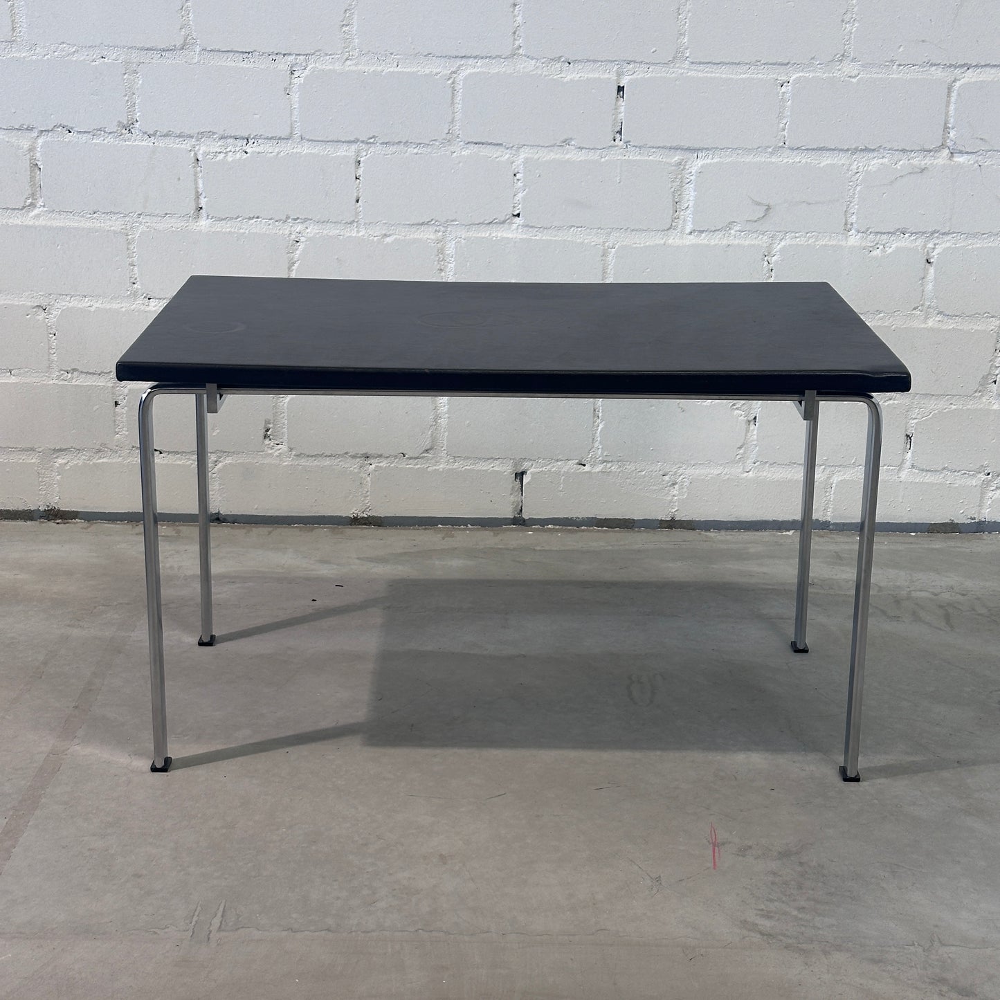 Kill International Beistelltisch T92 Leder schwarz