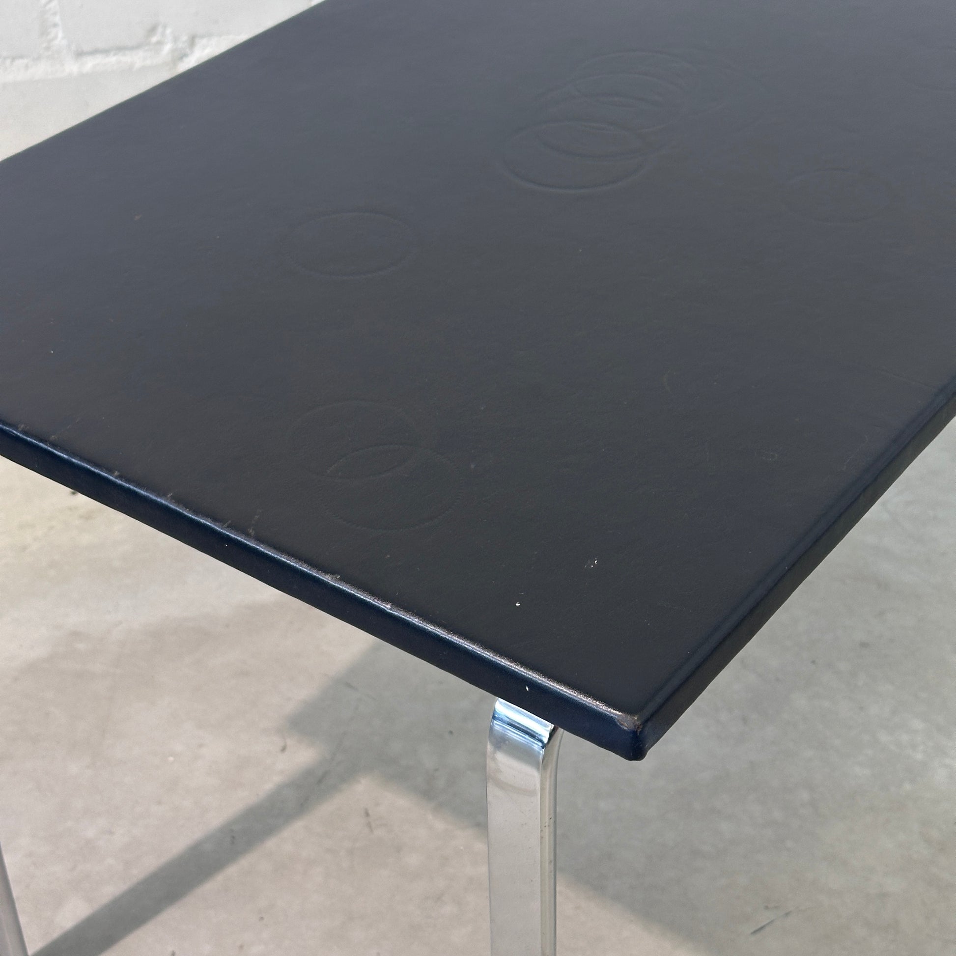 Kill International Beistelltisch T92 Leder schwarz