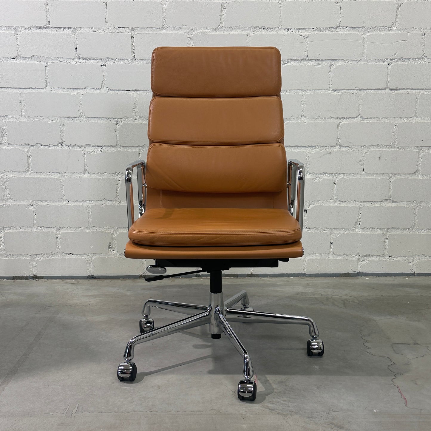Vitra EA 219 Softpad Leder hellbraun