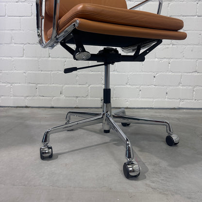 Vitra EA 219 Softpad Leder hellbraun