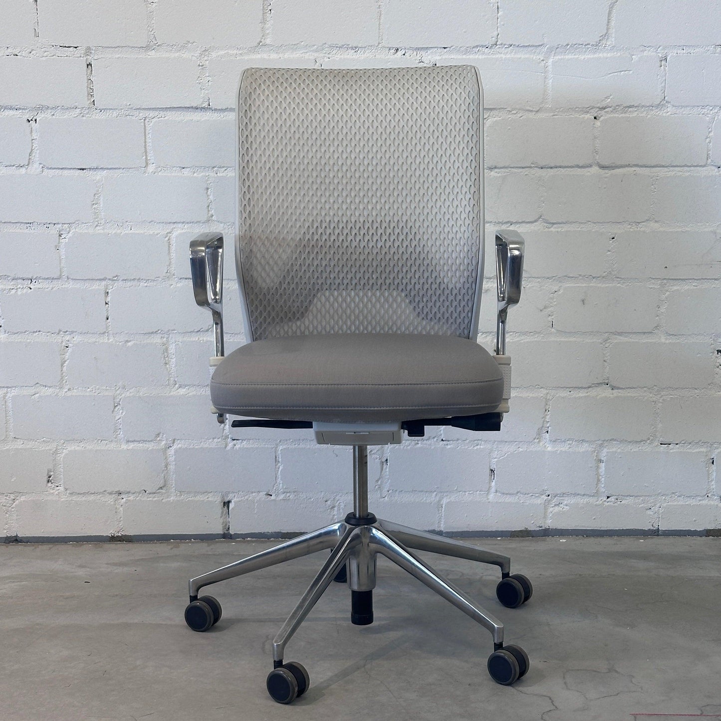 Vitra ID Mesh hellgrau