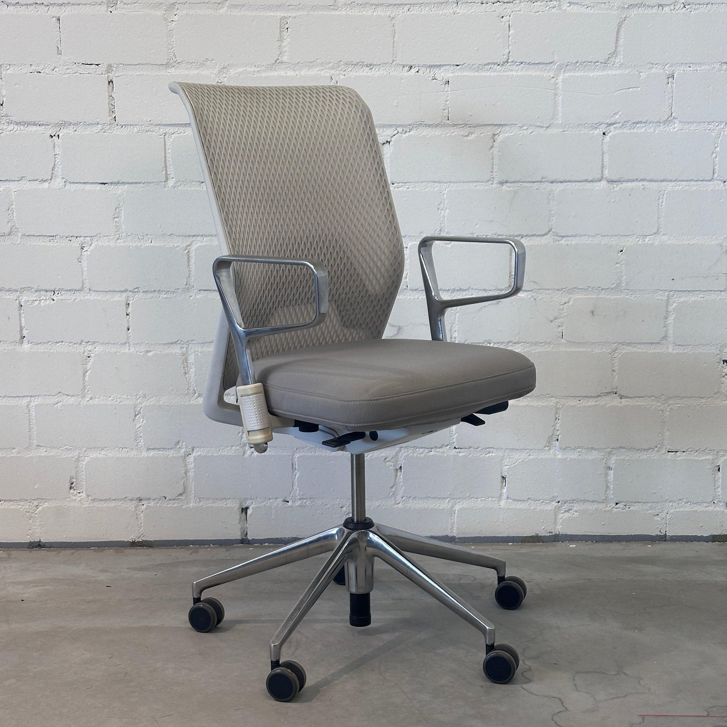 Vitra ID Mesh hellgrau