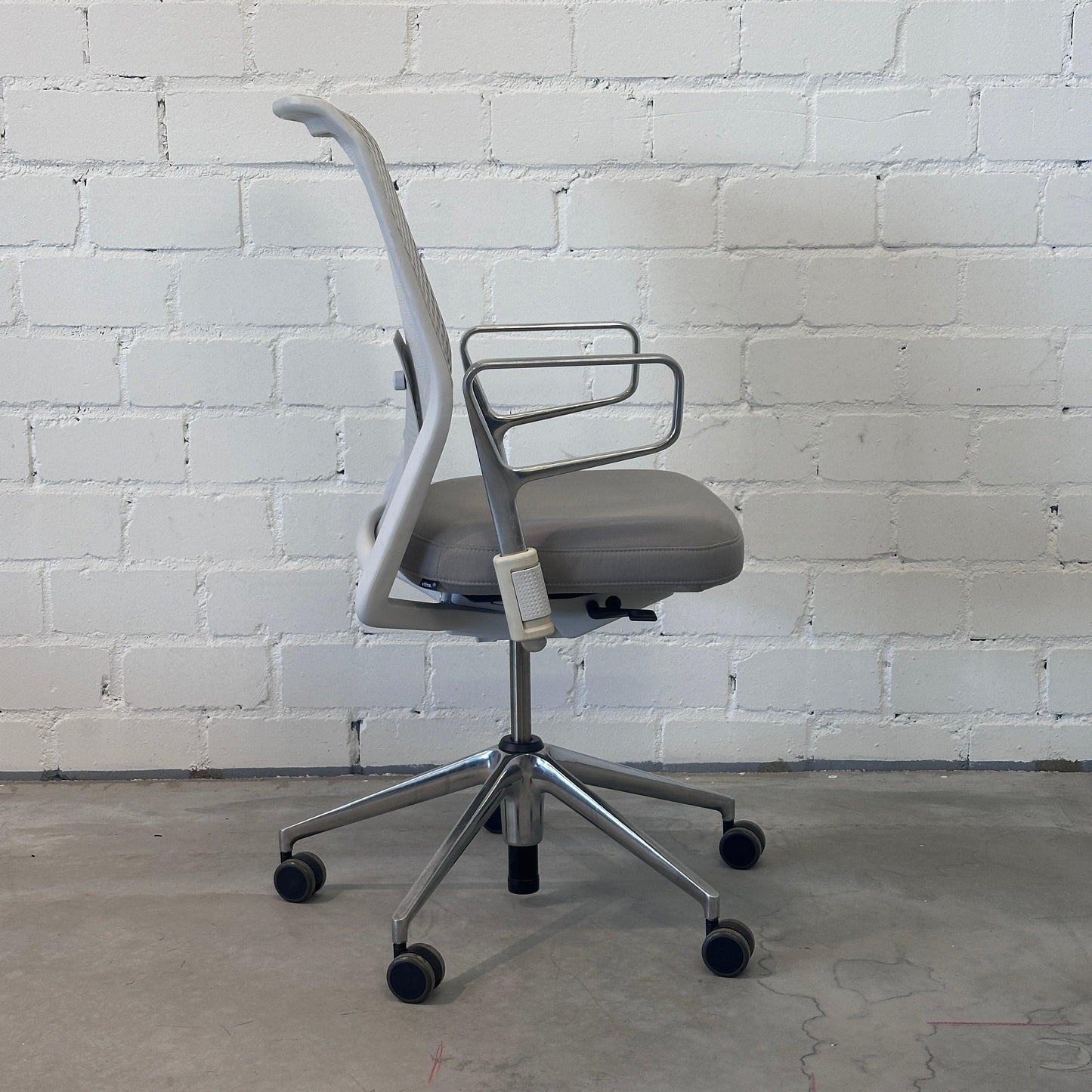 Vitra ID Mesh hellgrau