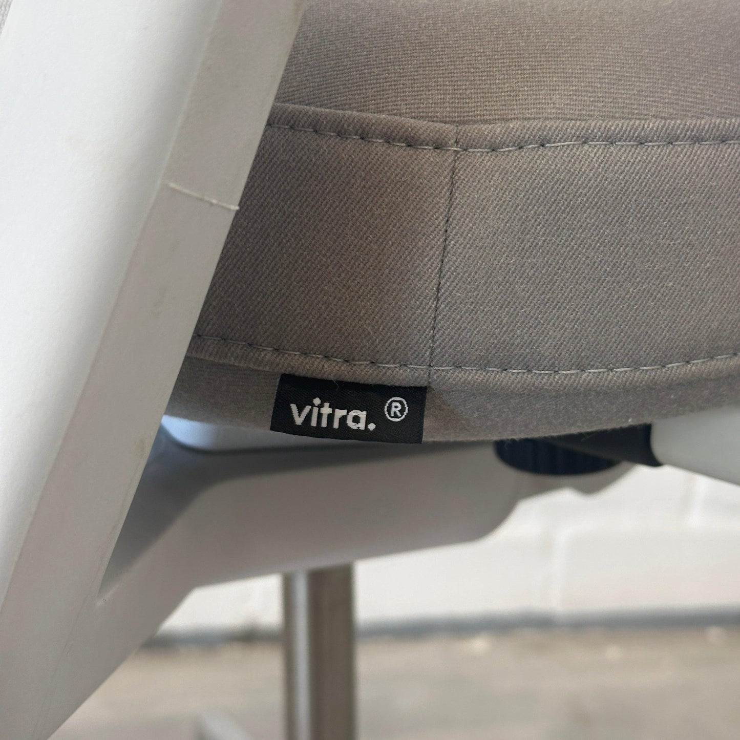 Vitra ID Mesh hellgrau