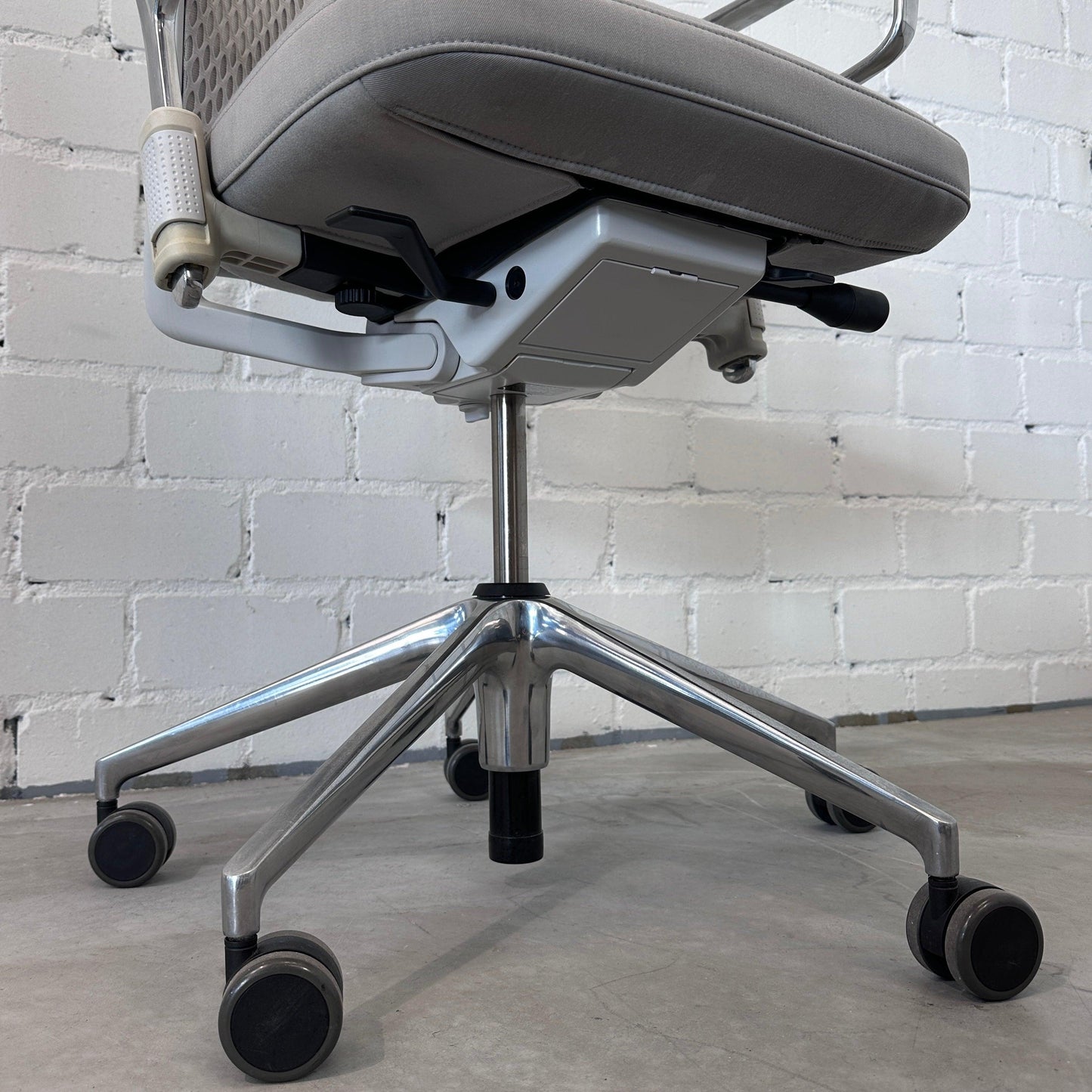 Vitra ID Mesh hellgrau