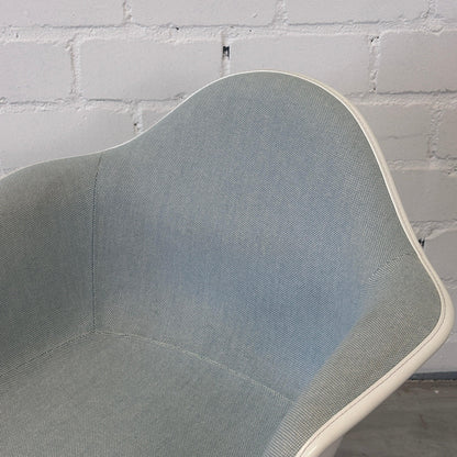 Vitra DAR Plastic Armchair weiß / grau