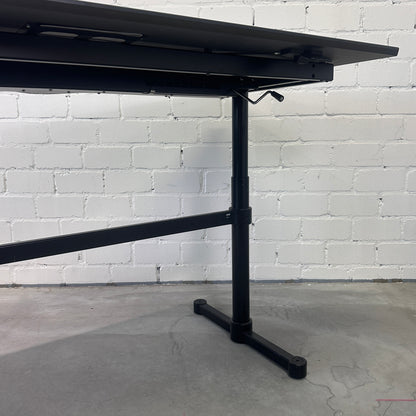 USM Kitos M Schreibtisch höhenverstellbar schwarz 180x90cm