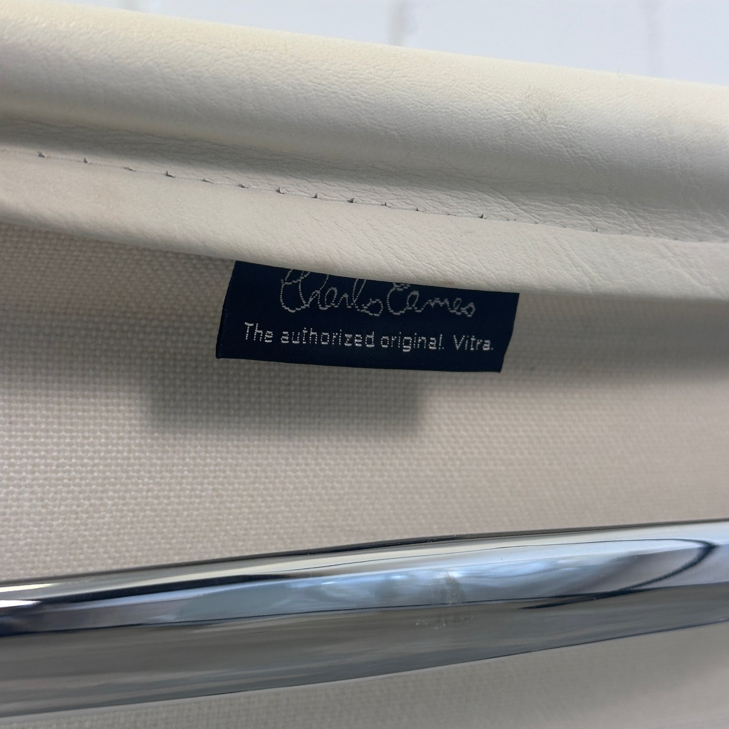 Vitra EA 117 Leder weiß