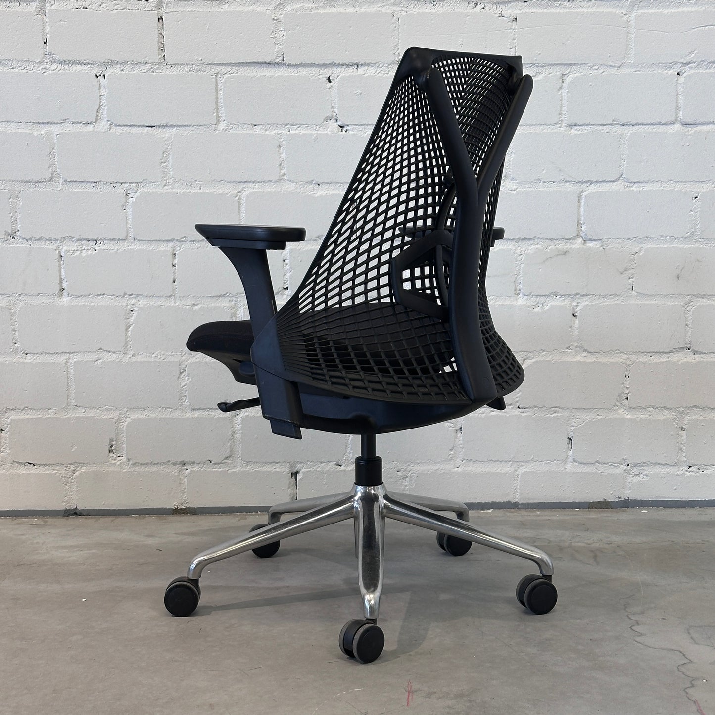 Herman Miller Sayl Schwarz
