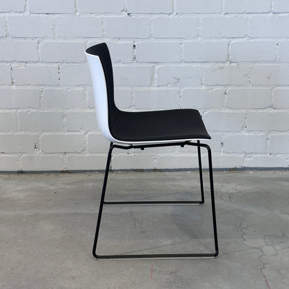 Arper Catifa 46 Leder schwarz/weiß (Kufen)