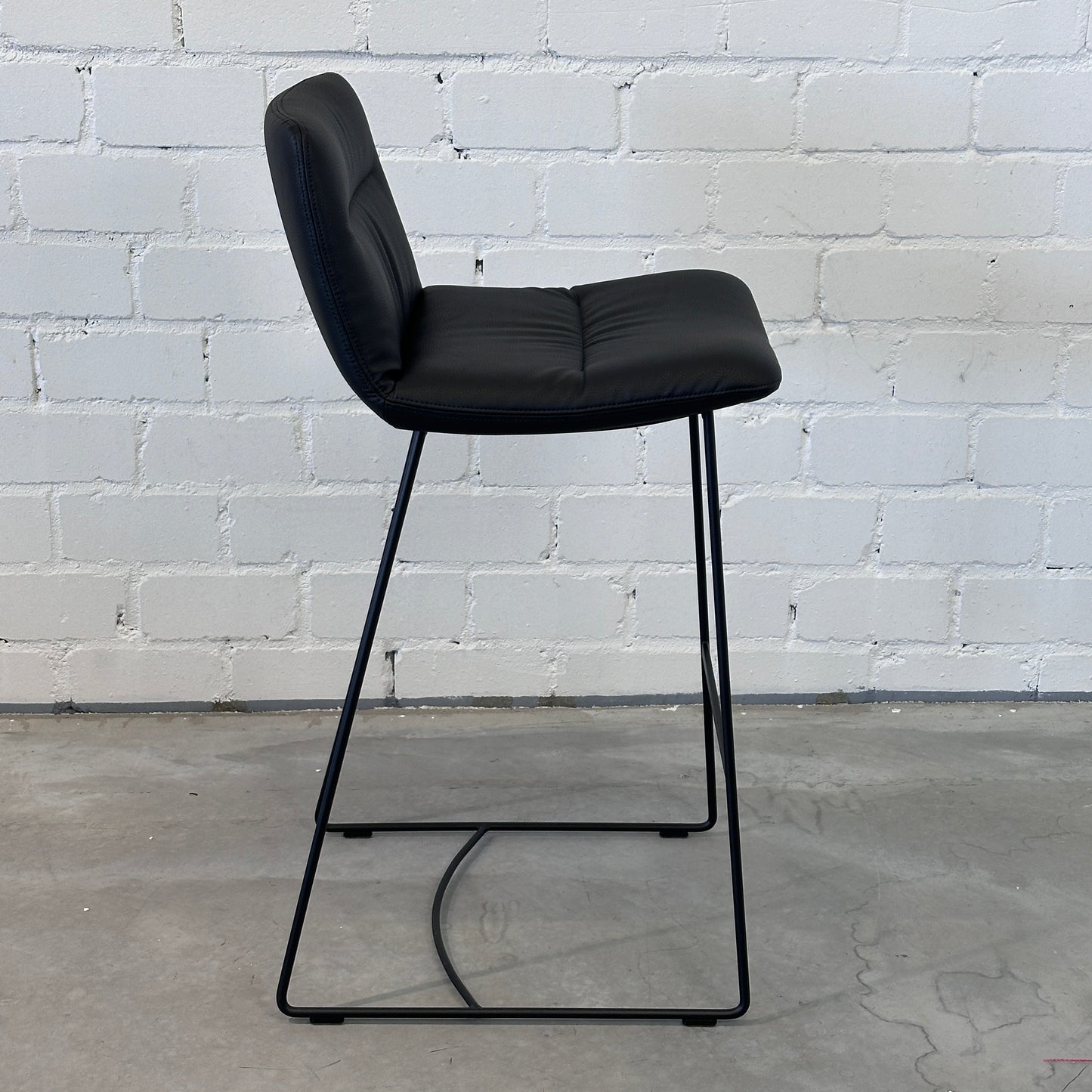 KFF Barhocker arva light bar schwarz (Neuware) [AKTION -50%]