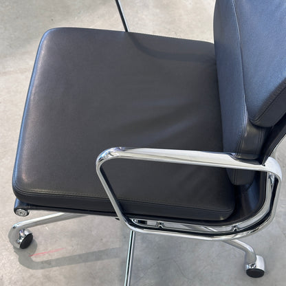 Vitra EA 217 Leder schwarz