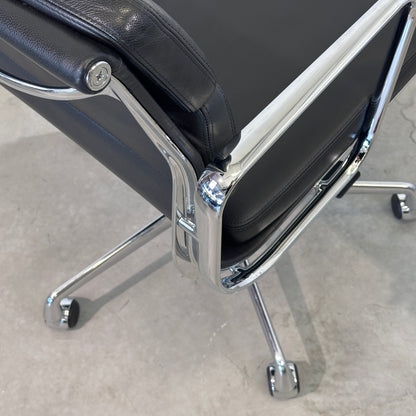 Vitra EA 217 Leder schwarz