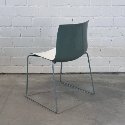 Arper Catifa 46 weiß/taubenblau (Kufen)