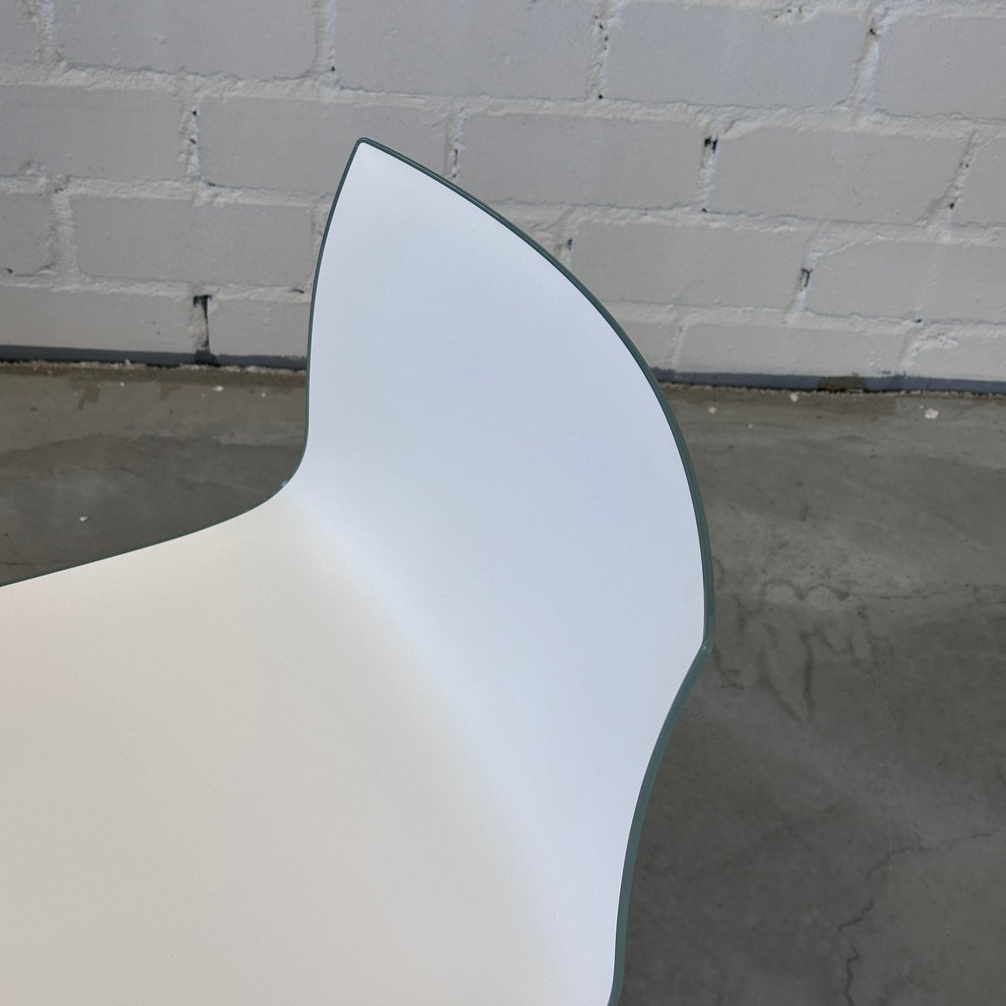 Arper Catifa 46 weiß/taubenblau (Kufen)