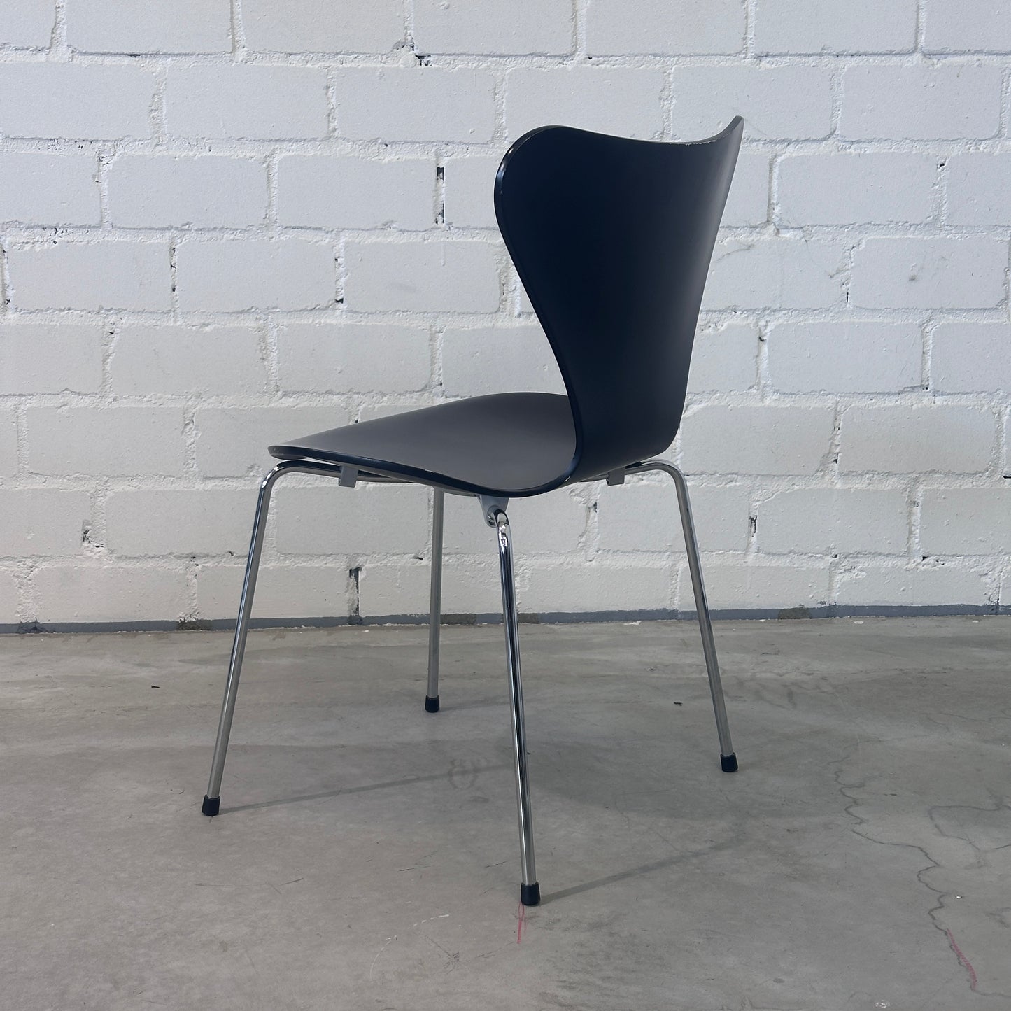 Fritz Hansen Serie 7 Stapelstuhl schwarz (B-Ware)