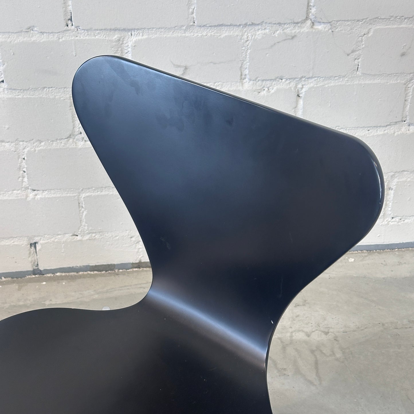 Fritz Hansen Serie 7 Stapelstuhl schwarz (B-Ware)