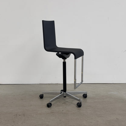 Vitra .03 High schwarz