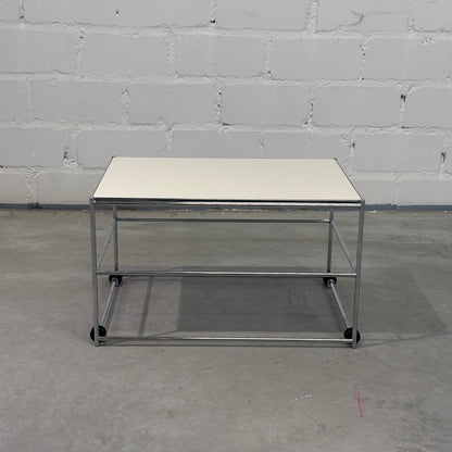 USM Haller Beistelltisch weiß (upcycled) 47x35cm