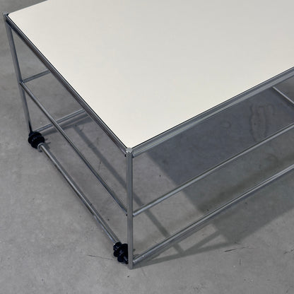 USM Haller Beistelltisch weiß (upcycled) 47x35cm