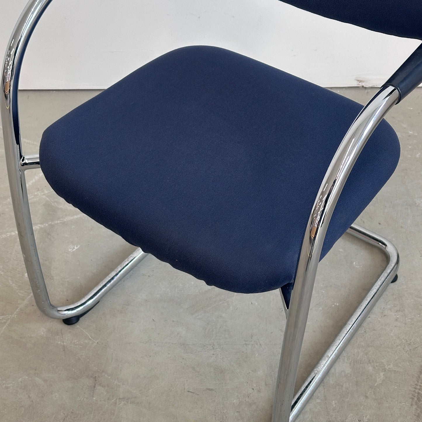 Vitra Visavis Softback dunkelblau