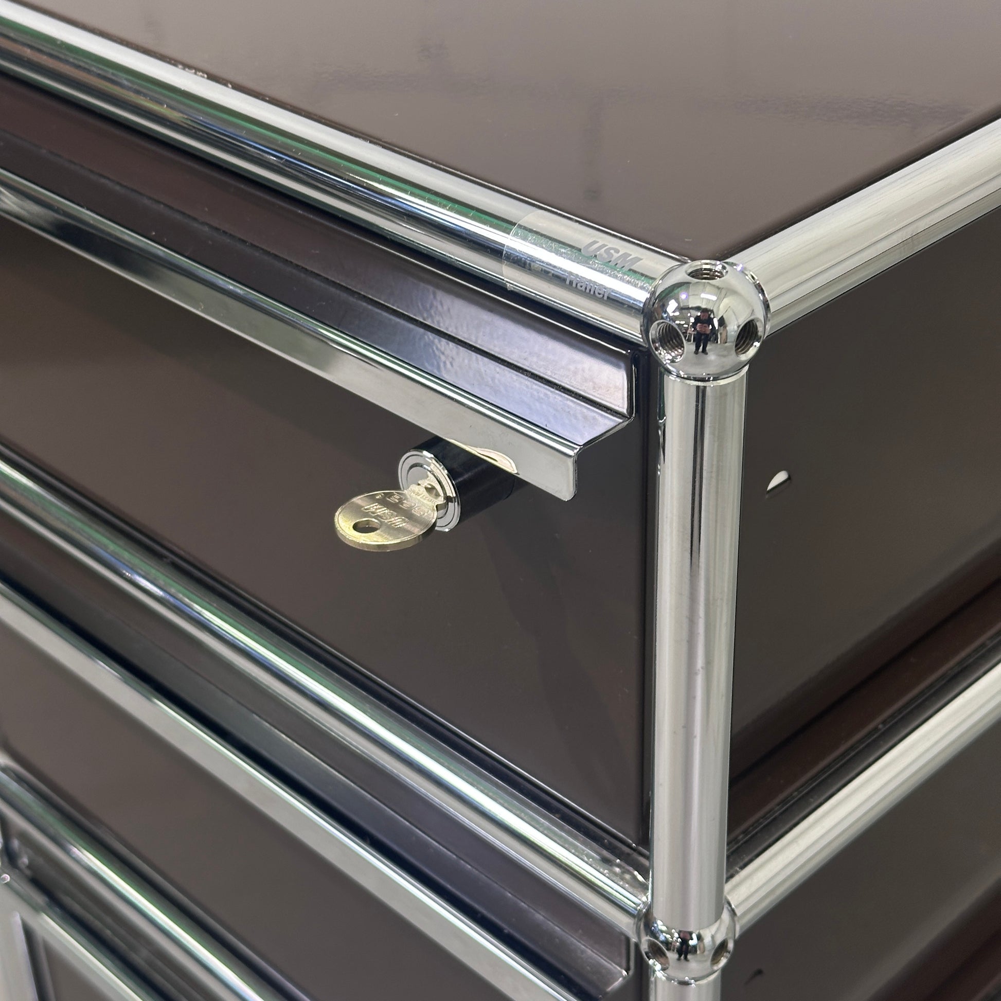 USM Haller Rollcontainer Braun 3 Auszüge