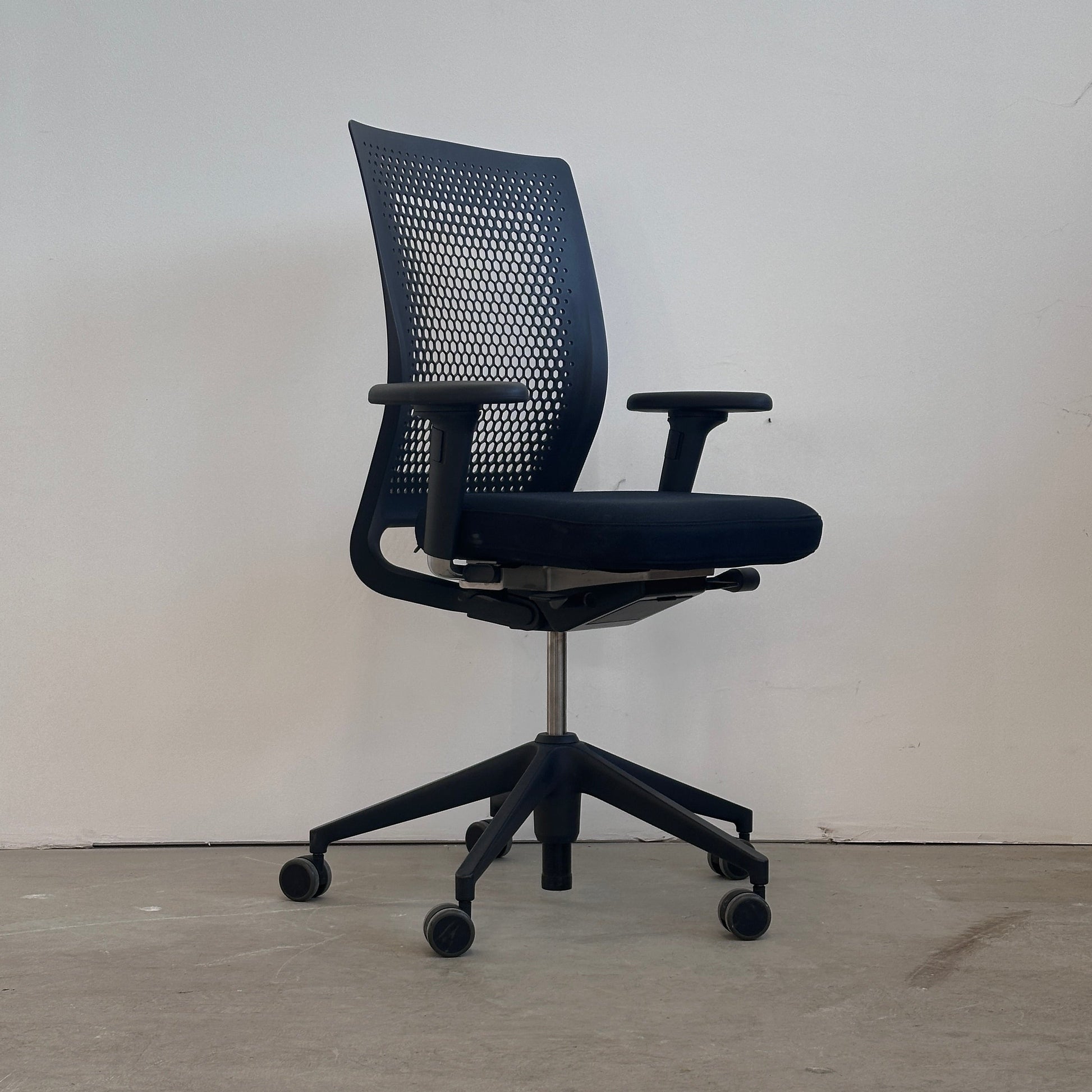 Vitra ID Air schwarz