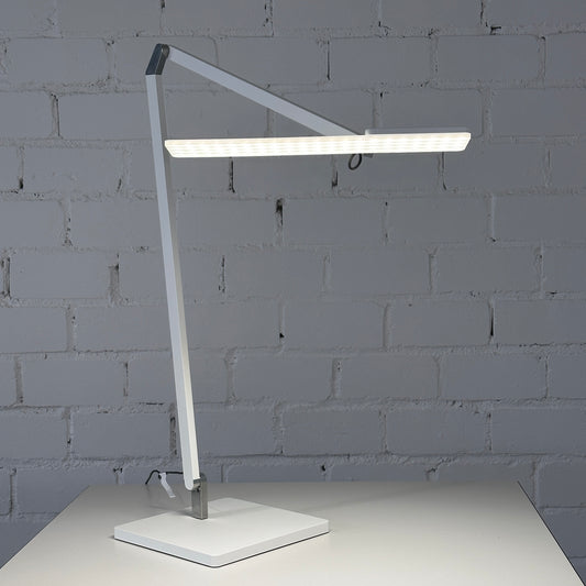 Artikelanlage Roxxane Office mit Fußplatte und Konverter Farbe: matt weiß H760x T583mm Leuchtenopf: L 370 x B 75mm Lichtfarbe: 4000 Kelvin_[kein Wert]