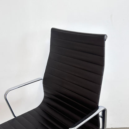 Vitra EA 119 Leder dunkelbraun