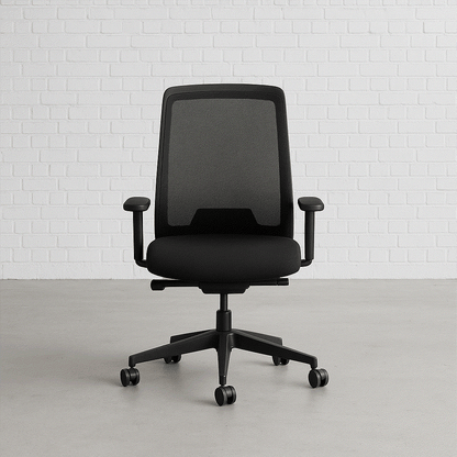 Interstuhl Every Bürostuhl mit schwarzem Polster und Gestell, höhenverstellbar, neigbare Rückenlehne, Sitztiefen- und Armlehnenverstellung