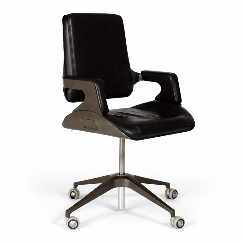 Interstuhl Silver 151S Bürostuhl mit dunkelbraunem Leder und Aluminiumgestell.