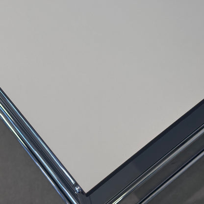 USM Haller Beistelltisch 75x50 mittelgrau / weiß