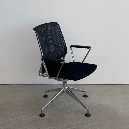 Meda Chair Armlehnen Leder ( Netzrückentausch wird gerade geprüft )