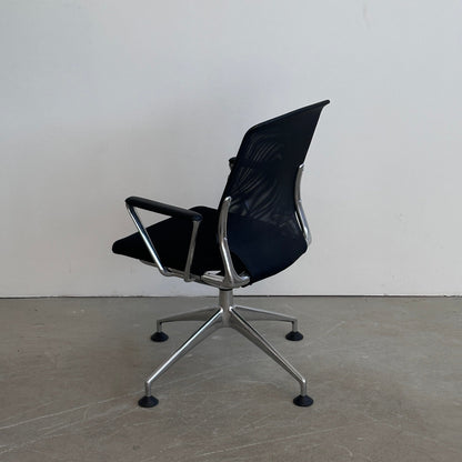 Meda Chair Armlehnen Leder ( Netzrückentausch wird gerade geprüft )